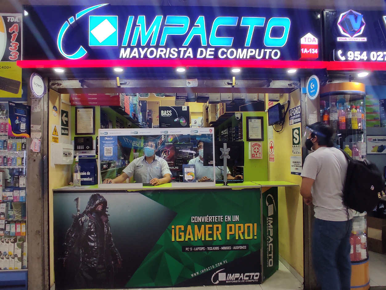 C.C. CYBERPLAZA N° TDA. 1A - 134