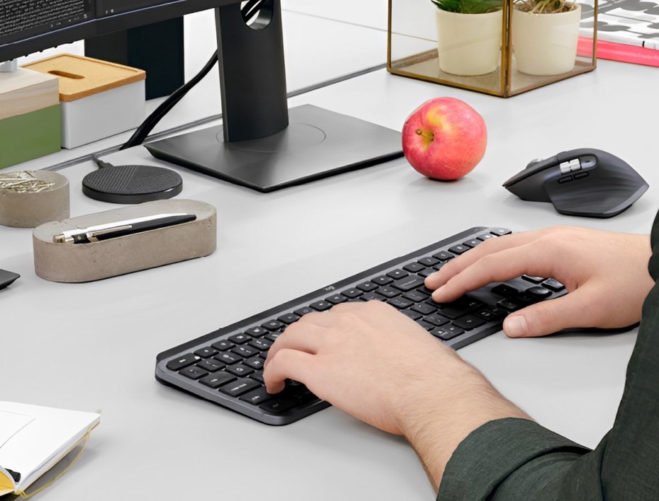 TECLADO LOGITECH INALAMBRICO MX KEYS, CON SENSOR DE RETROILUMINACION Y SENSORES DE LUZ AMBIENTAL, RECARGABLE POR PUERTO USB-C, COLOR NEGRO(920-009296)
