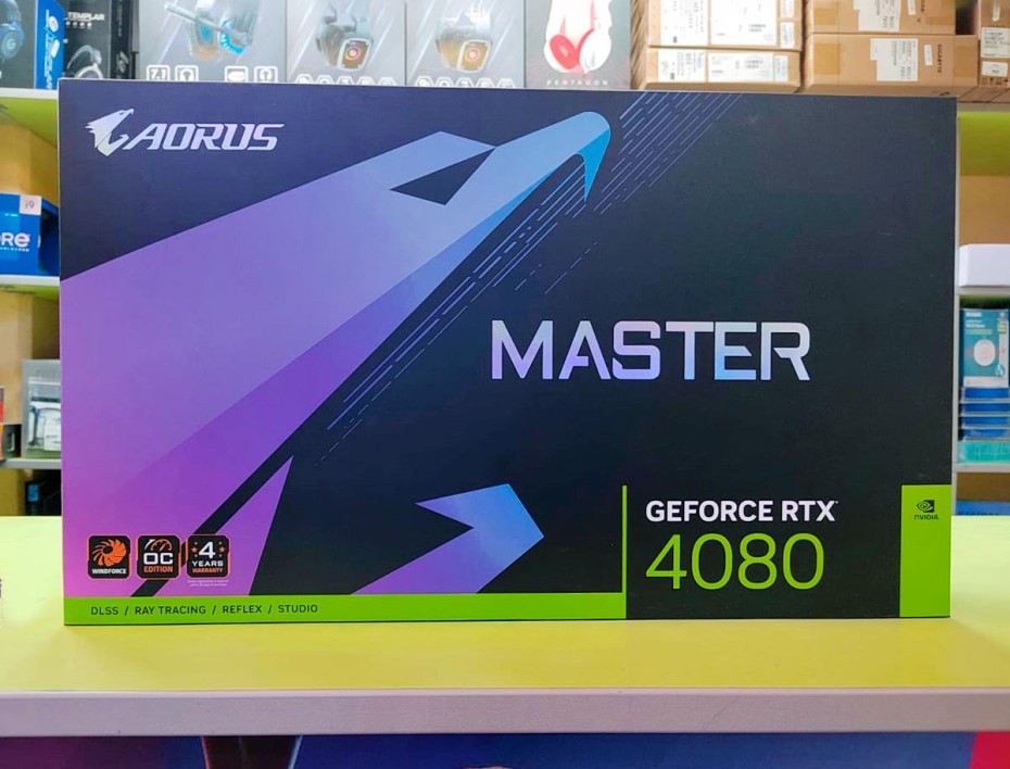 TARJETA DE VIDEO GIGABYTE RTX 4080 16GB MASTER GDDR6X GEFORCE NVIDIA 256 BITS, GRAFICO PARA VIDEOJUEGOS, 3 VENTILADORES (GV-N4080AORUS M-16GD)
