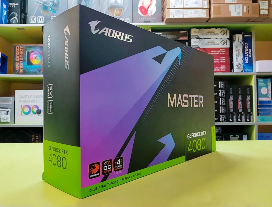 TARJETA DE VIDEO GIGABYTE RTX 4080 16GB MASTER GDDR6X GEFORCE NVIDIA 256 BITS, GRAFICO PARA VIDEOJUEGOS, 3 VENTILADORES (GV-N4080AORUS M-16GD)