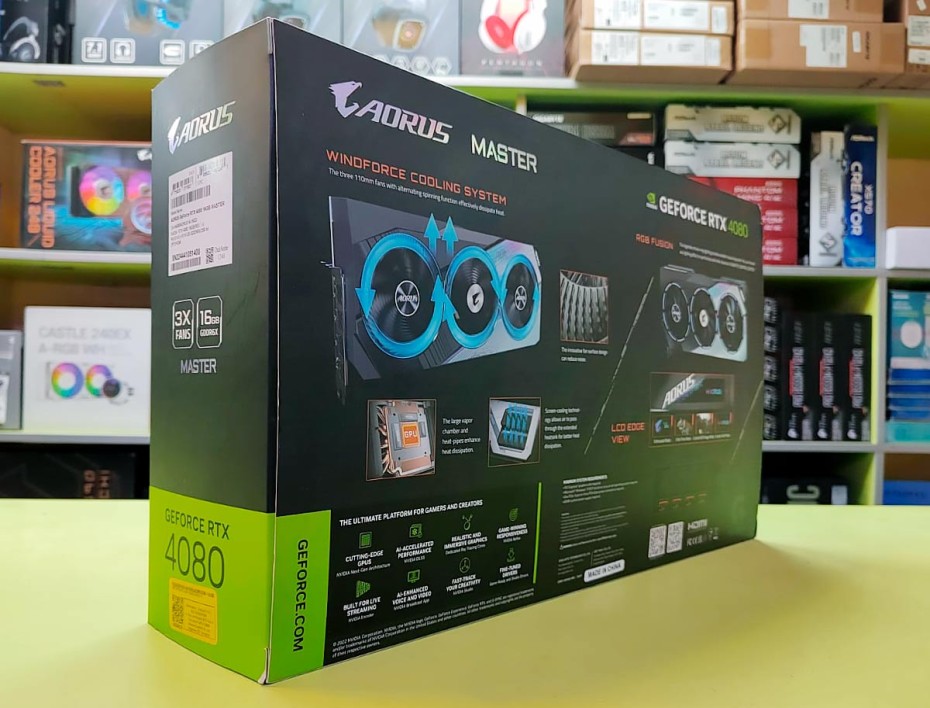 TARJETA DE VIDEO GIGABYTE RTX 4080 16GB MASTER GDDR6X GEFORCE NVIDIA 256 BITS, GRAFICO PARA VIDEOJUEGOS, 3 VENTILADORES (GV-N4080AORUS M-16GD)